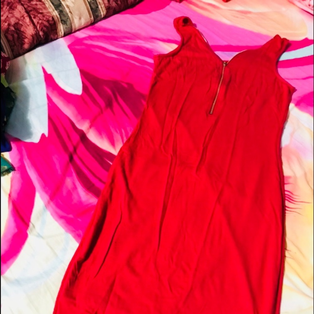 Red bodycon dress - Picture 1 of 5